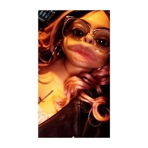 Meet your Posher, Ebony